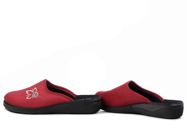  Kapcie damskie pantofle domowe zakryte Inblu CU-2D bordowe z haftem