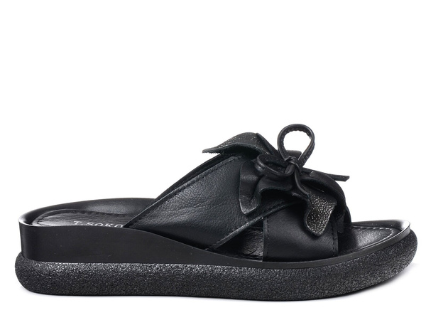 Klapki damskie na platformie skórzane czarne T.Sokolski L26-155