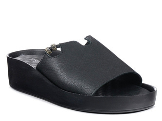 Klapki damskie na platformie skórzane czarne T.Sokolski L23-346