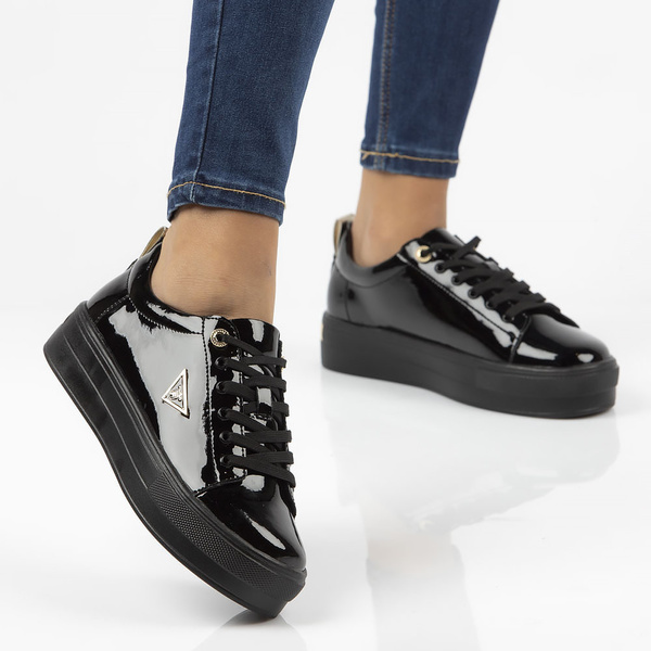 Buty sneakersy damskie czarne Filippo 3533/26 skórzane na platformie