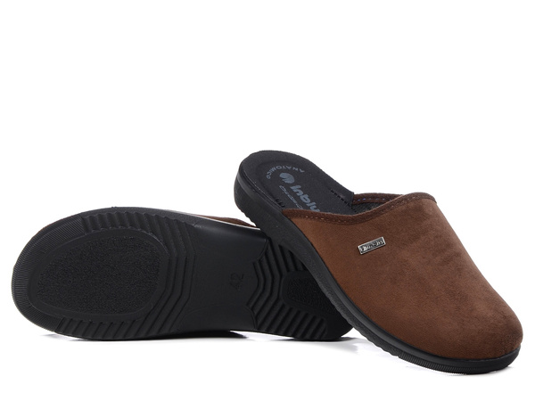 Kapcie męskie brązowe Inblu DG-75 pantofle domowe wsuwane zakryte palce