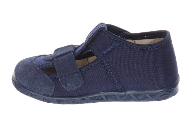 Kapcie chłopięce do przedszkola szerokie z regulacją Milami 118 na rzepy