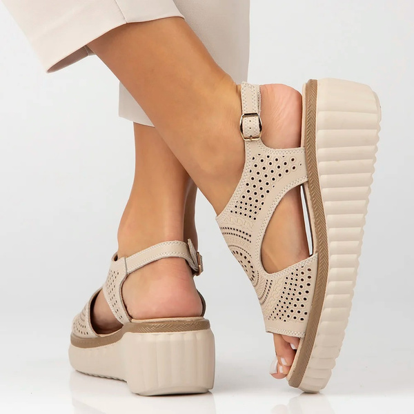 Sandały damskie beżowe Filippo DS6819/26 na platformie skórzane ażurowe