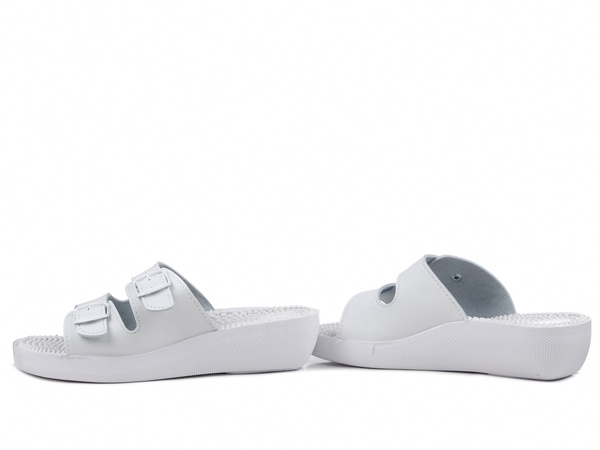 Klapki damskie białe Fakirki KF-02 medyczne sanitarne masujące z kolcami