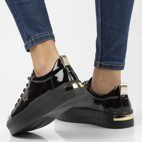 Buty sneakersy damskie czarne Filippo 3533/26 skórzane na platformie