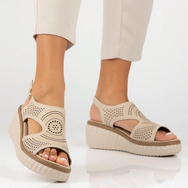 Sandały damskie beżowe Filippo DS6819/26 na platformie skórzane ażurowe