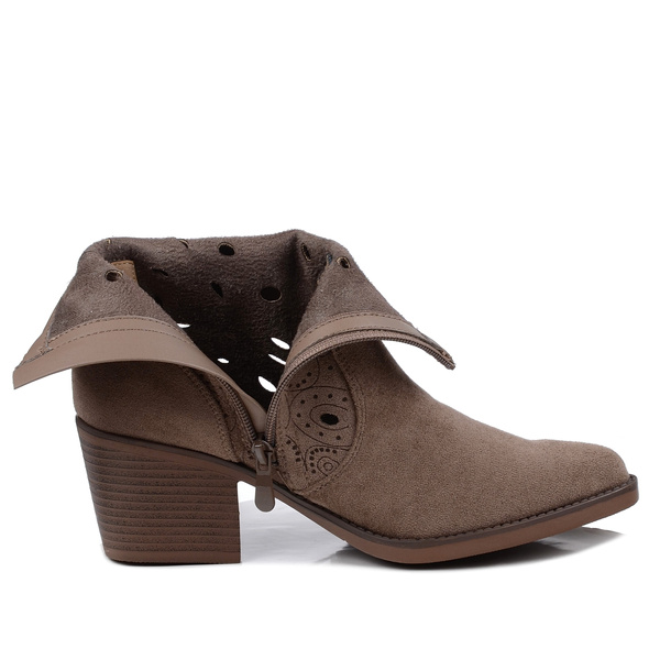 Botki damskie kowbojki beżowe Evento 9452 zamszowe ażurowe na obcasie