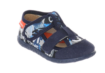 Kapcie chłopięce do przedszkola szerokie z regulacją Milami 118 na rzepy