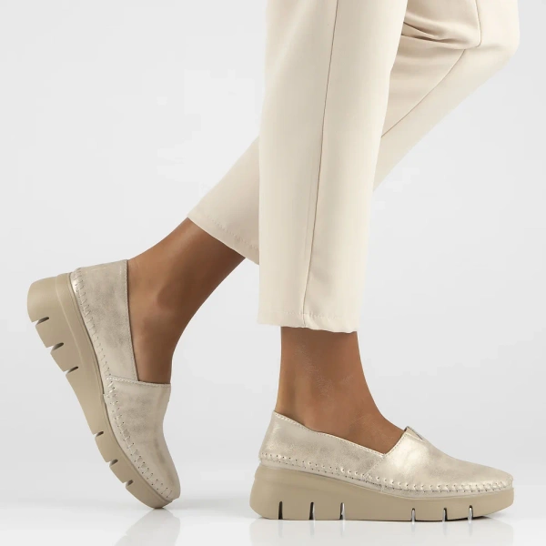 Półbuty damskie beżowe Filippo DP6161/26 skórzane wsuwane na platformie