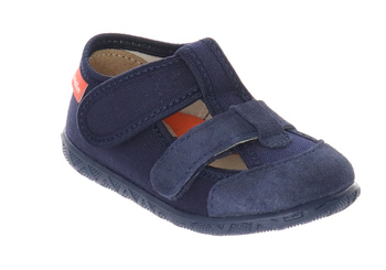 Kapcie chłopięce do przedszkola szerokie z regulacją Milami 118 na rzepy