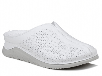 Klapki damskie białe Izzi 2106 niski koturn skórzane zakryte palce