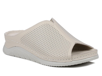 Klapki damskie beżowe Izzi 2115 skórzane letnie na niskiej koturnie