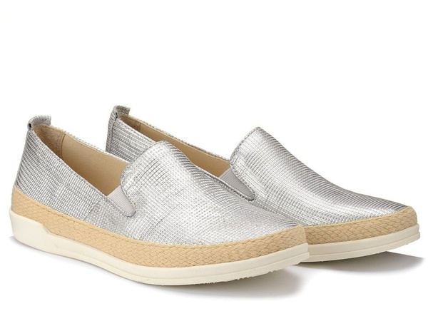 Espadryle damskie skórzane srebrne metaliczne Caprice 24201