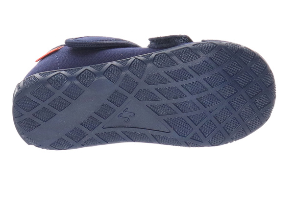 Kapcie chłopięce do przedszkola szerokie z regulacją Milami 118 na rzepy