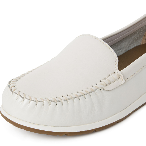 Mokasyny damskie białe Marco Tozzi 24600 półbuty skórzane wsuwane